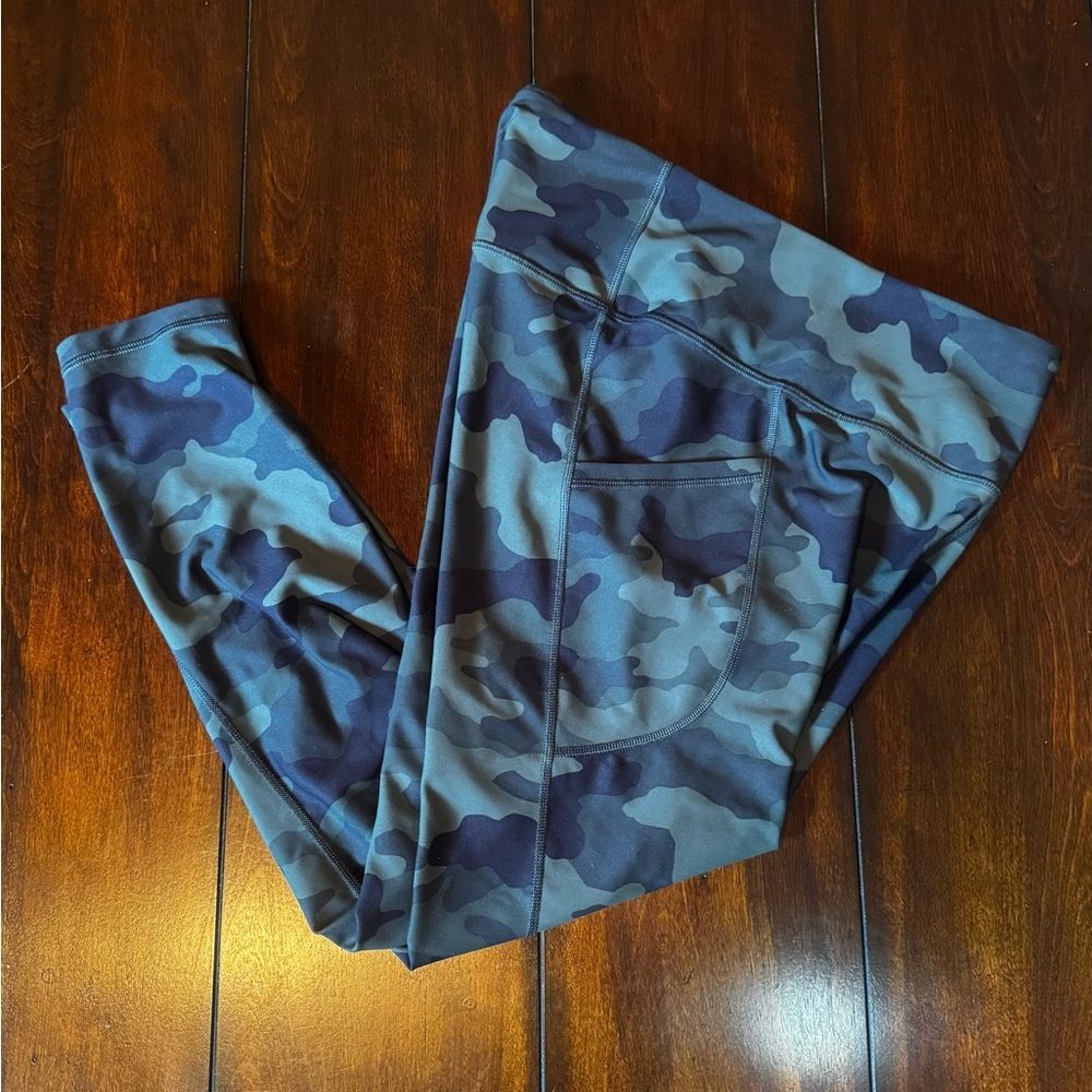 2 Pairs Old Navy Black & Camo Leggings Set Large - Picture 5 of 10